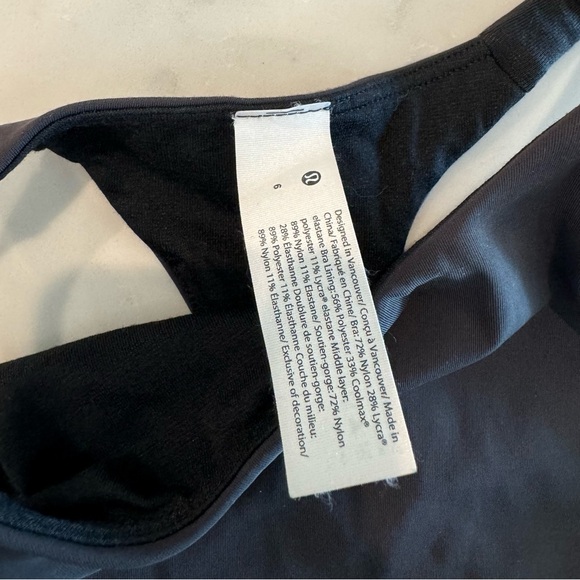Lululemon long line sports bra, size 6 - Picture 3 of 3